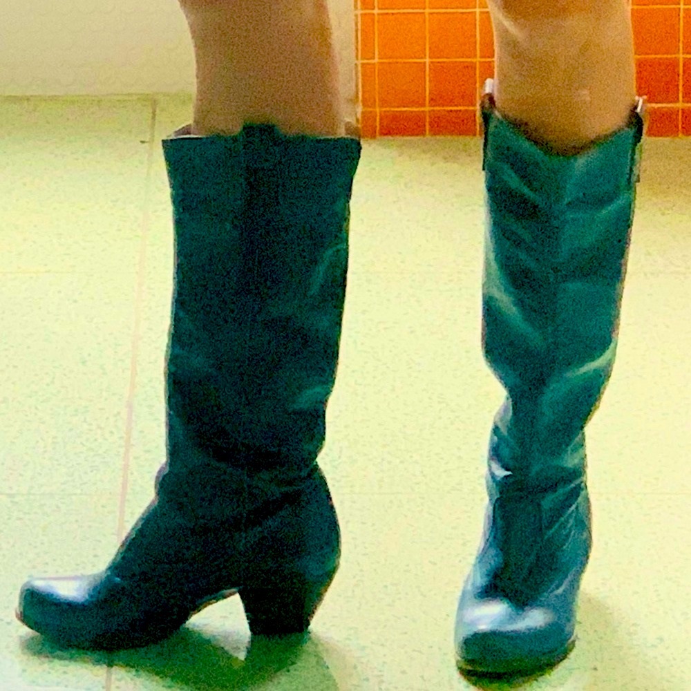 Beautiful blue cowboy boots - slouchy